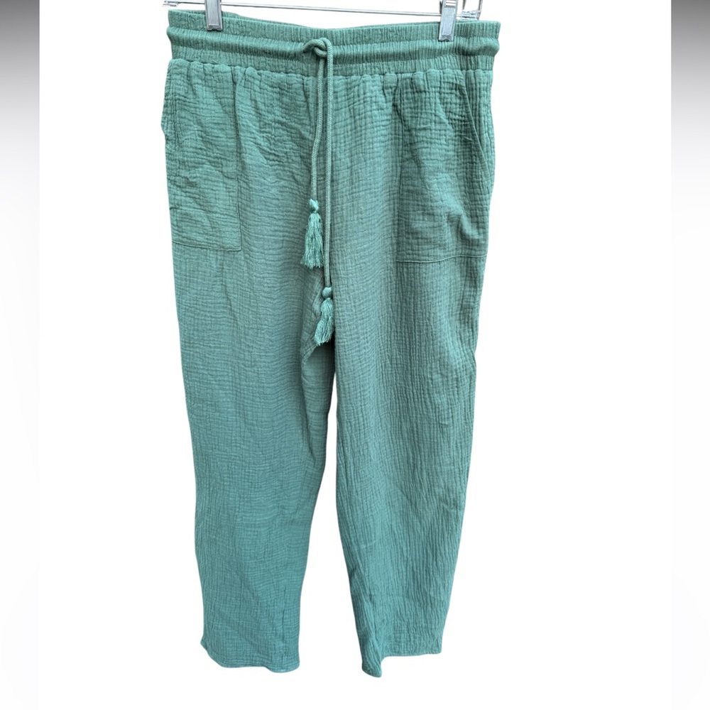 GILLI Moss Pants in Dark Green Size: Medium